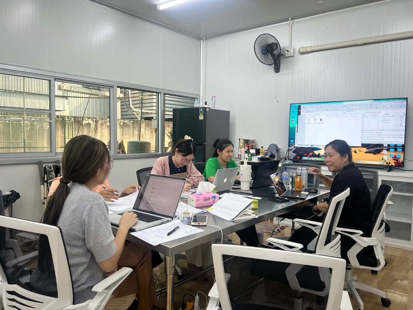 ร่วมทบทวนวิธีทำงานและเอกสารของทีม
